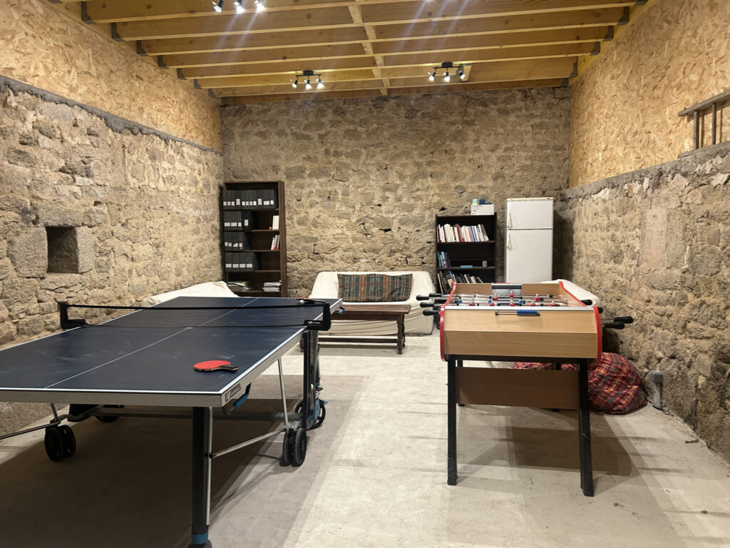 salle de jeux avec baby foot gite morvan salle de jeux avec baby foot gite morvan